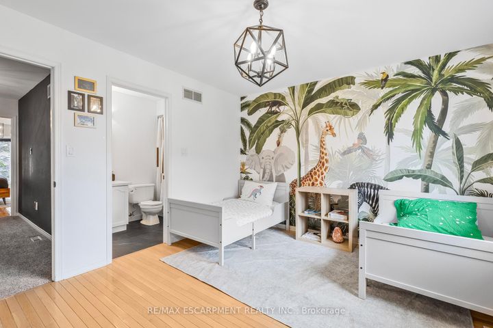 Photo 23 at 5 - 2015 Cleaver Avenue, Headon, Burlington