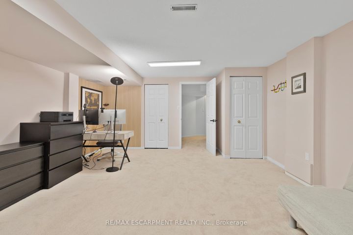 Photo 26 at 5 - 2015 Cleaver Avenue, Headon, Burlington