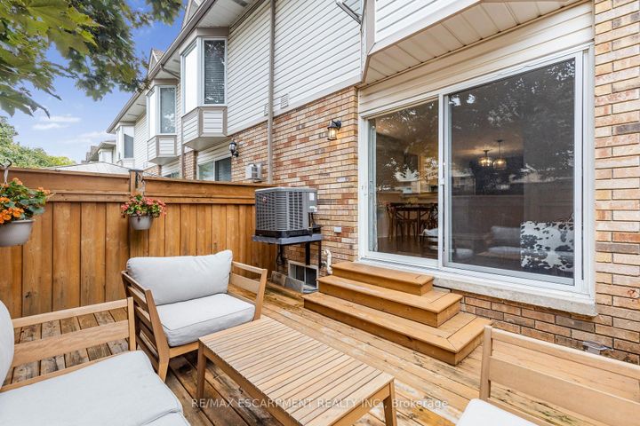 Photo 31 at 5 - 2015 Cleaver Avenue, Headon, Burlington
