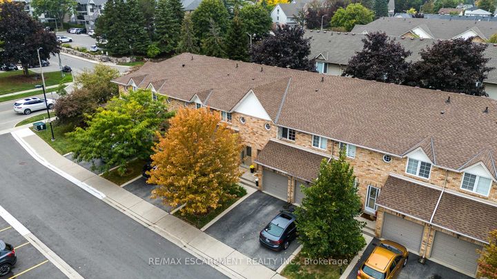 Photo 32 at 5 - 2015 Cleaver Avenue, Headon, Burlington
