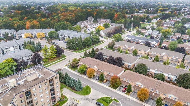 Photo 33 at 5 - 2015 Cleaver Avenue, Headon, Burlington