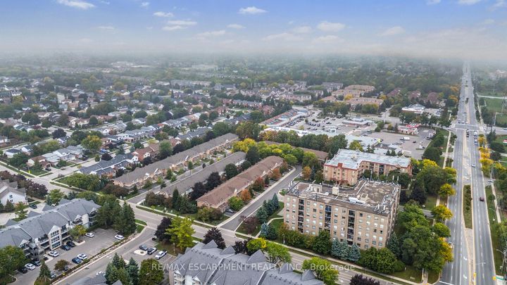 Photo 34 at 5 - 2015 Cleaver Avenue, Headon, Burlington
