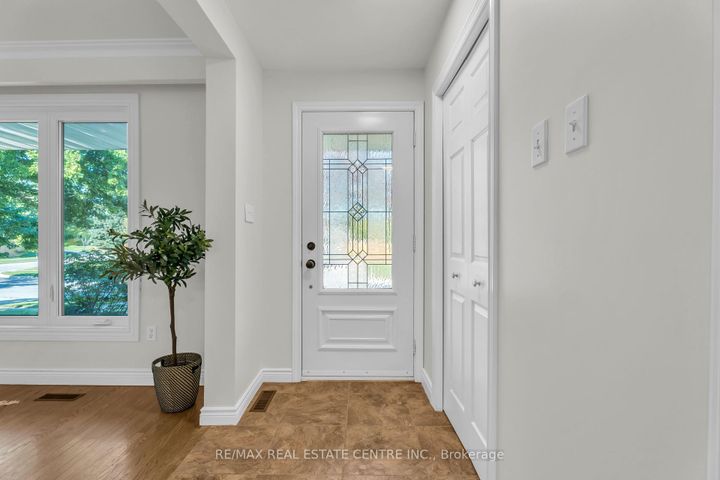 Photo 6 at 3 Stockman Crescent, Georgetown, Halton Hills