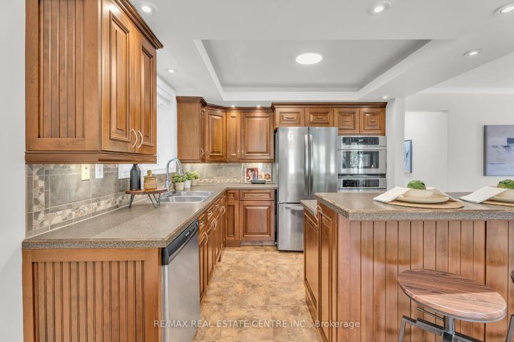 Photo 12 at 3 Stockman Crescent, Georgetown, Halton Hills