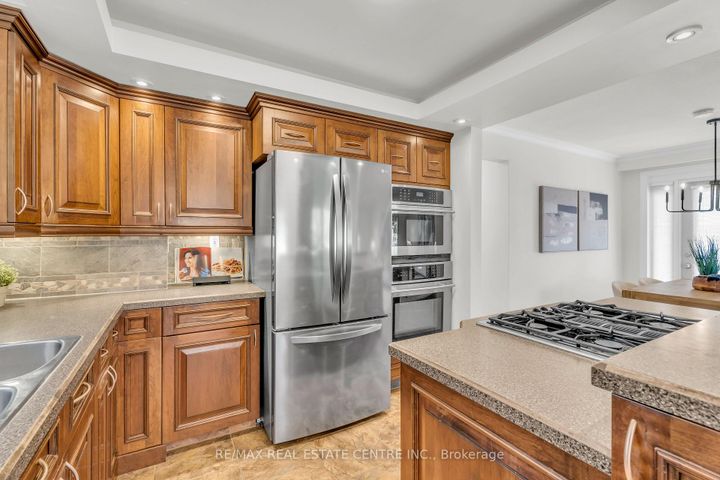 Photo 14 at 3 Stockman Crescent, Georgetown, Halton Hills