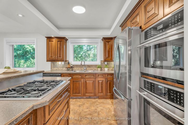 Photo 15 at 3 Stockman Crescent, Georgetown, Halton Hills
