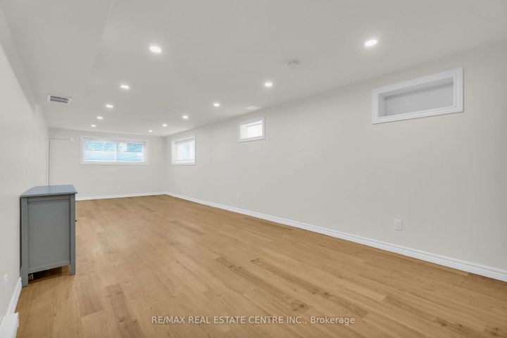 Photo 34 at 3 Stockman Crescent, Georgetown, Halton Hills