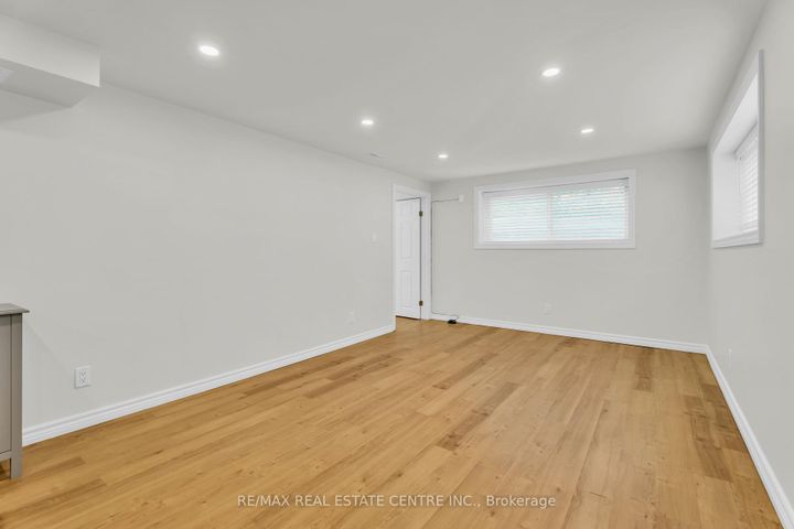 Photo 36 at 3 Stockman Crescent, Georgetown, Halton Hills