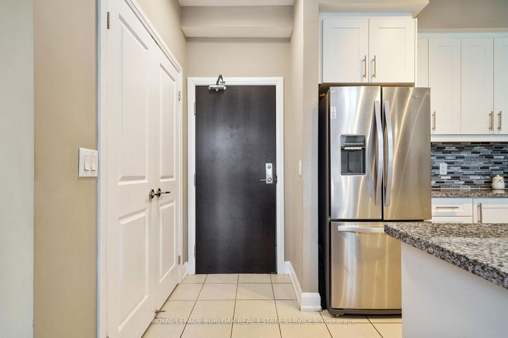 Photo 1 at 306 - 272 Georgian Drive, RO River Oaks, Oakville