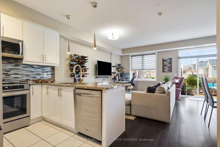 Photo 2 at 306 - 272 Georgian Drive, RO River Oaks, Oakville
