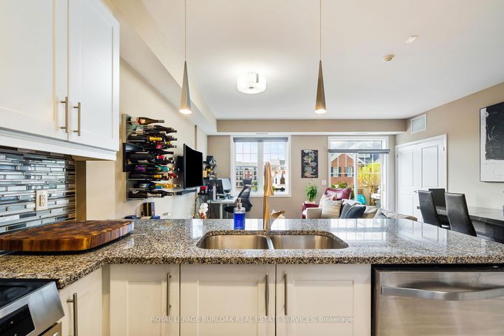 Photo 6 at 306 - 272 Georgian Drive, RO River Oaks, Oakville