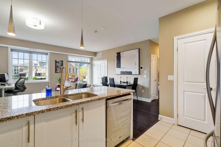 Photo 7 at 306 - 272 Georgian Drive, RO River Oaks, Oakville