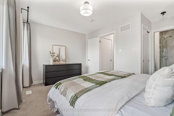 Photo 23 at 19 Mulhollard Lane, Ancaster, Hamilton