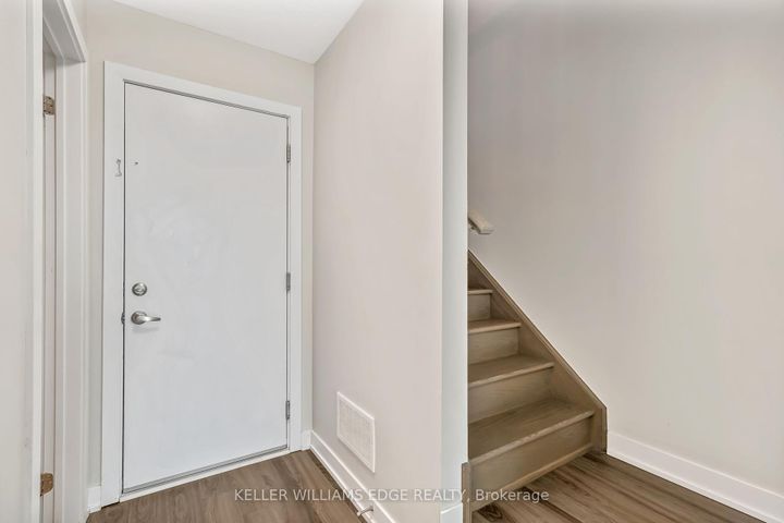 Photo 31 at 19 Mulhollard Lane, Ancaster, Hamilton