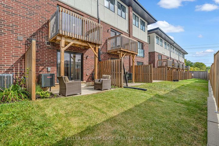 Photo 37 at 19 Mulhollard Lane, Ancaster, Hamilton