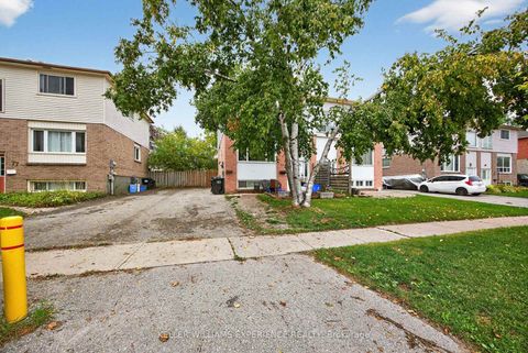 Photo 1 at 79 CARLTON Road, Cundles East, Barrie