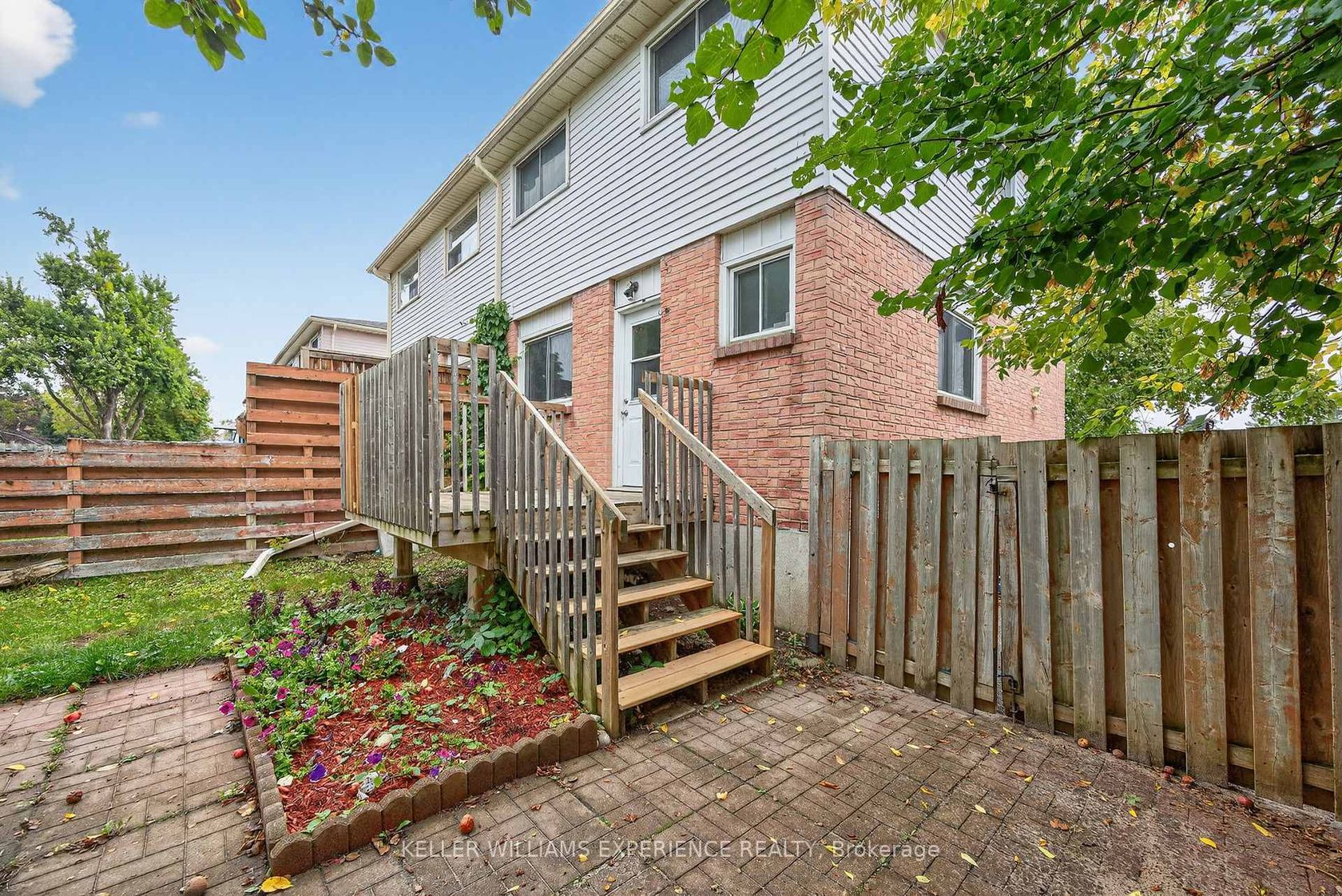 79 CARLTON Road, Cundles East, Barrie photo 4 79 CARLTON Road, Cundles East, Barrie photo 4