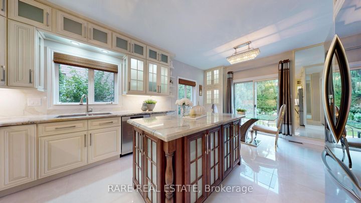 Photo 8 at 68 Kirkbride Crescent, Maple, Vaughan