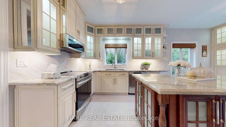 Photo 9 at 68 Kirkbride Crescent, Maple, Vaughan
