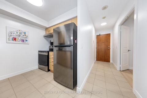 Photo 4 at 2216 - 31 Bales Avenue, Willowdale East, Toronto