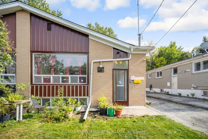 Photo 3 at 43 Porchester Drive, Woburn, Toronto