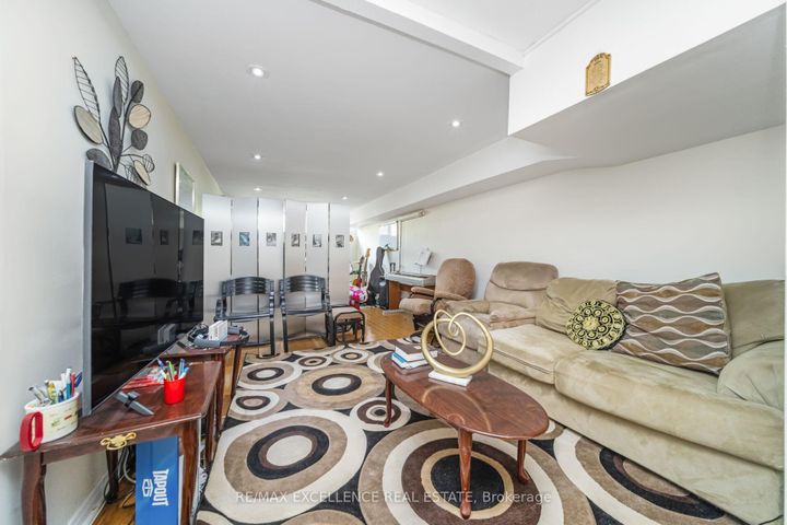 Photo 26 at 43 Porchester Drive, Woburn, Toronto