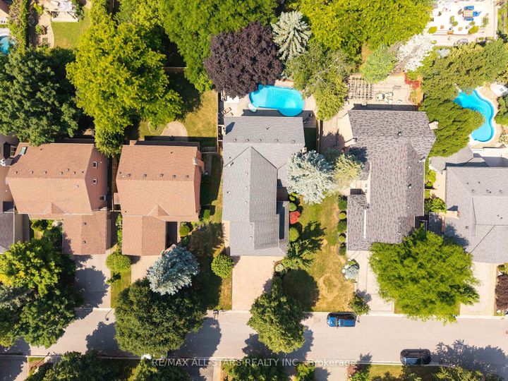 Photo 2 at 45 Rosemead Close, Unionville, Markham