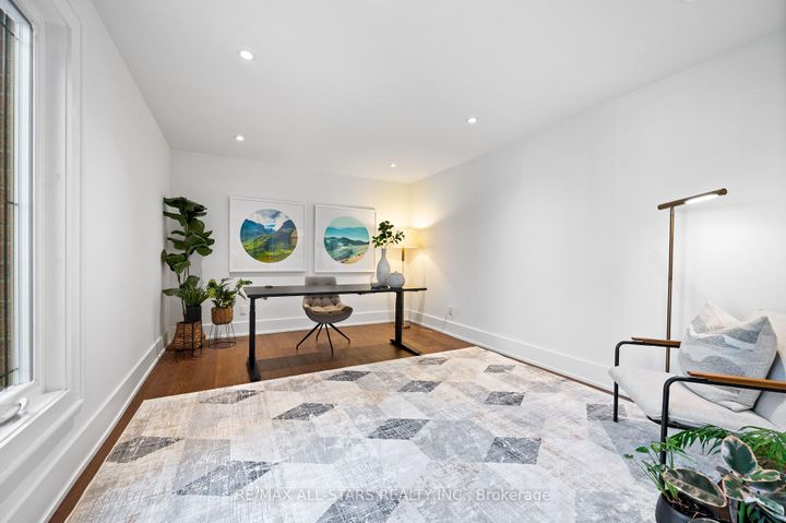 Photo 7 at 45 Rosemead Close, Unionville, Markham