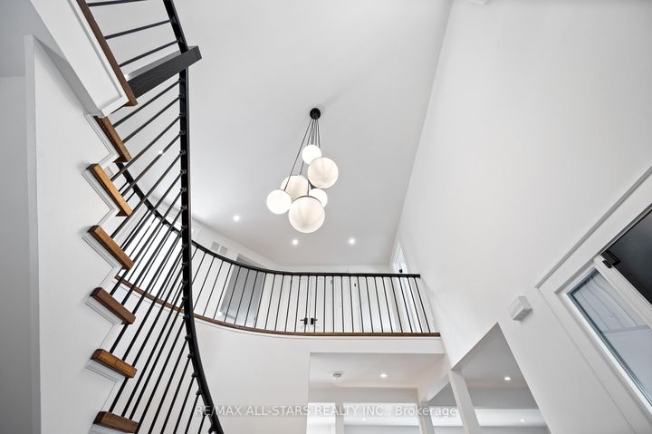 Photo 25 at 45 Rosemead Close, Unionville, Markham