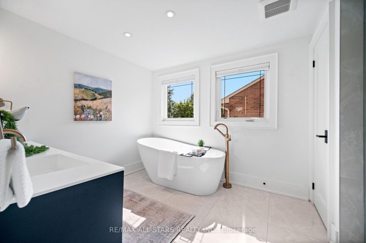 Photo 31 at 45 Rosemead Close, Unionville, Markham