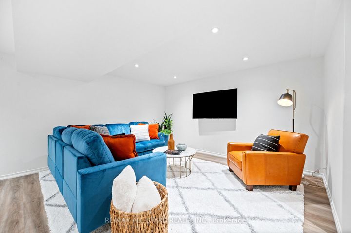 Photo 40 at 45 Rosemead Close, Unionville, Markham