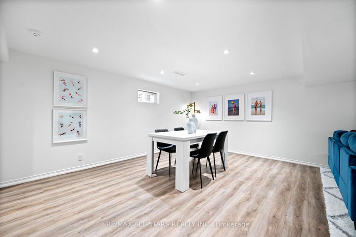 Photo 41 at 45 Rosemead Close, Unionville, Markham