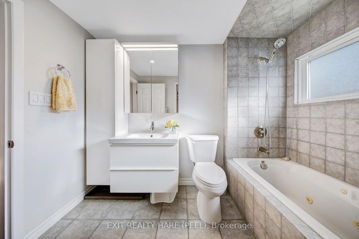 Photo 23 at 35 Ridgehill Drive, Brampton South, Brampton