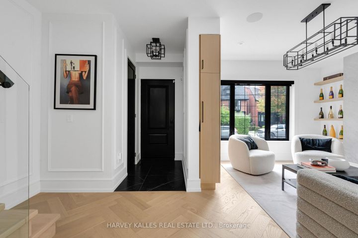 Photo 2 at 233 MacPherson Avenue, Casa Loma, Toronto