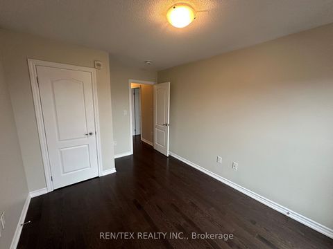 Photo 13 at 208 - 3865 Major Mackenzie Drive, Vellore Village, Vaughan
