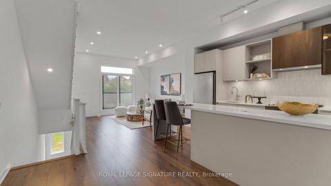 Photo 9 at 3055 Trailside Drive, GO Glenorchy, Oakville