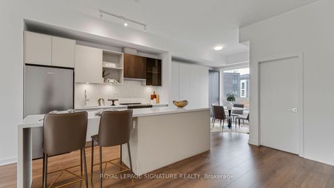 Photo 10 at 3055 Trailside Drive, GO Glenorchy, Oakville
