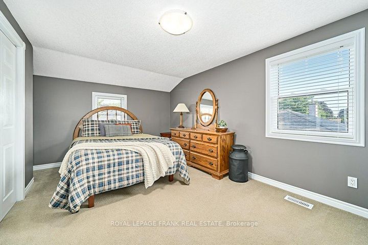 Photo 18 at 483 Nipigon Street, McLaughlin, Oshawa