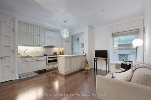 Photo 10 at 323 - 22 Leader Lane, Yonge Corridor, Toronto