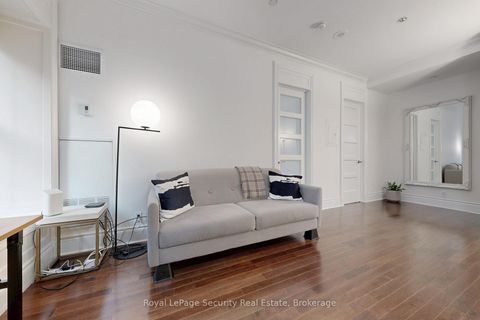 Photo 13 at 323 - 22 Leader Lane, Yonge Corridor, Toronto