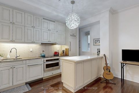 Photo 14 at 323 - 22 Leader Lane, Yonge Corridor, Toronto