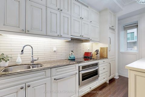 Photo 16 at 323 - 22 Leader Lane, Yonge Corridor, Toronto