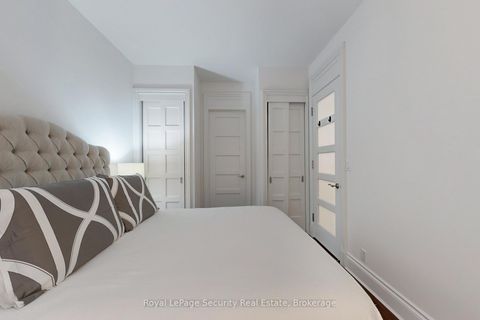 Photo 21 at 323 - 22 Leader Lane, Yonge Corridor, Toronto