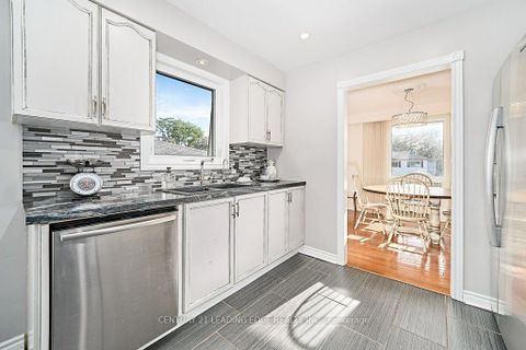 Photo 19 at 25 Eileen Drive, Allandale Heights, Barrie