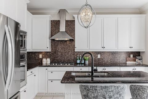 Photo 10 at 36 Zoran Lane, Patterson, Vaughan