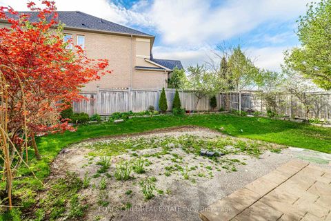 Photo 28 at 36 Zoran Lane, Patterson, Vaughan