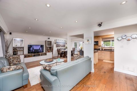Photo 1 at 105 Catalina Drive, Guildwood, Toronto