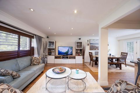 Photo 2 at 105 Catalina Drive, Guildwood, Toronto