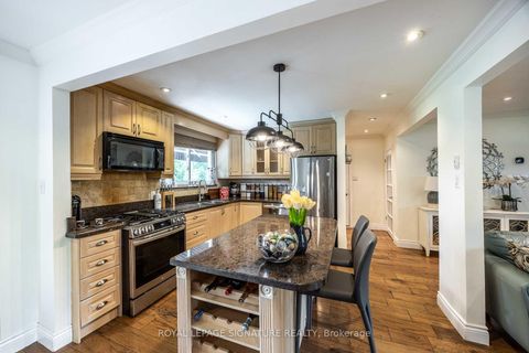 Photo 3 at 105 Catalina Drive, Guildwood, Toronto