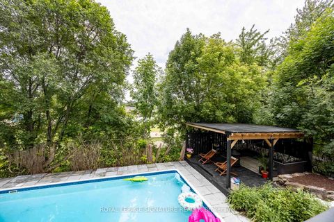 Photo 4 at 105 Catalina Drive, Guildwood, Toronto